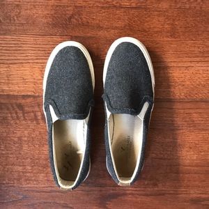 American Eagle slip on sneakers